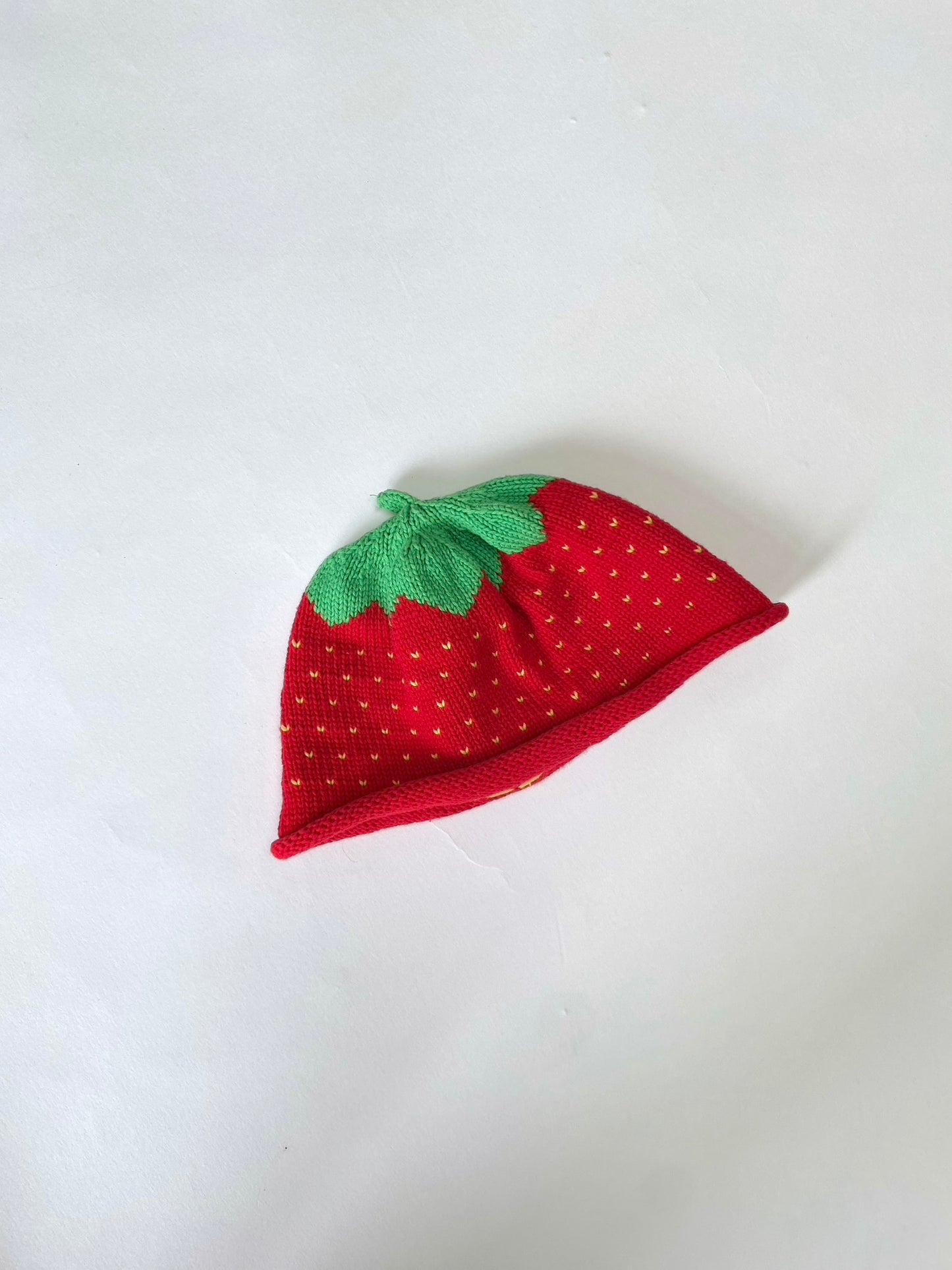 Strawberry hat age 3-6m