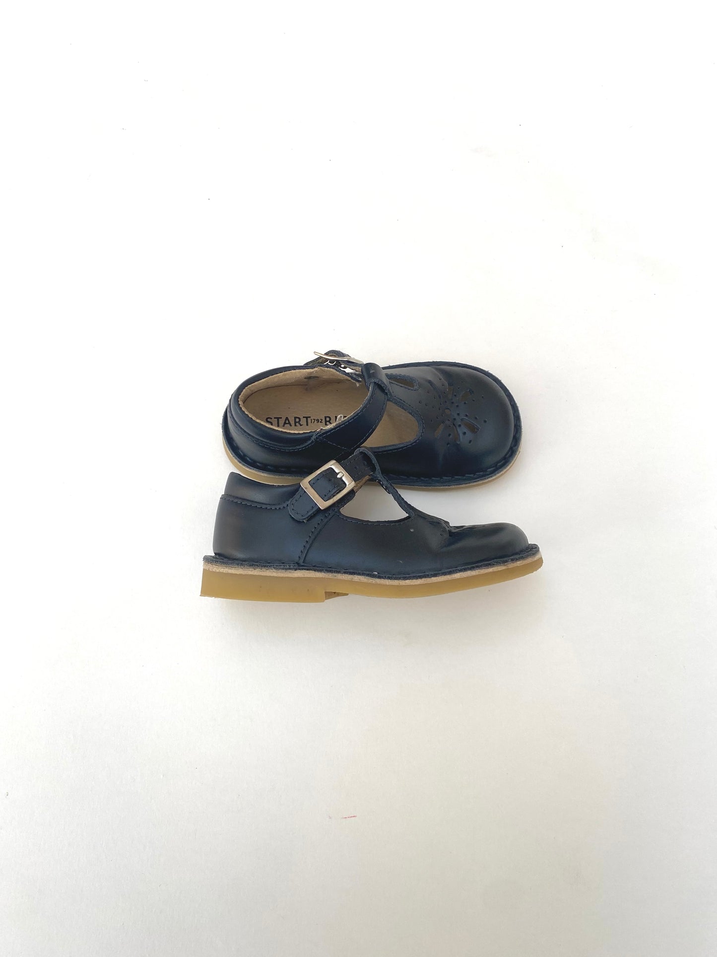 Navy Startrite Lottie shoes size 5