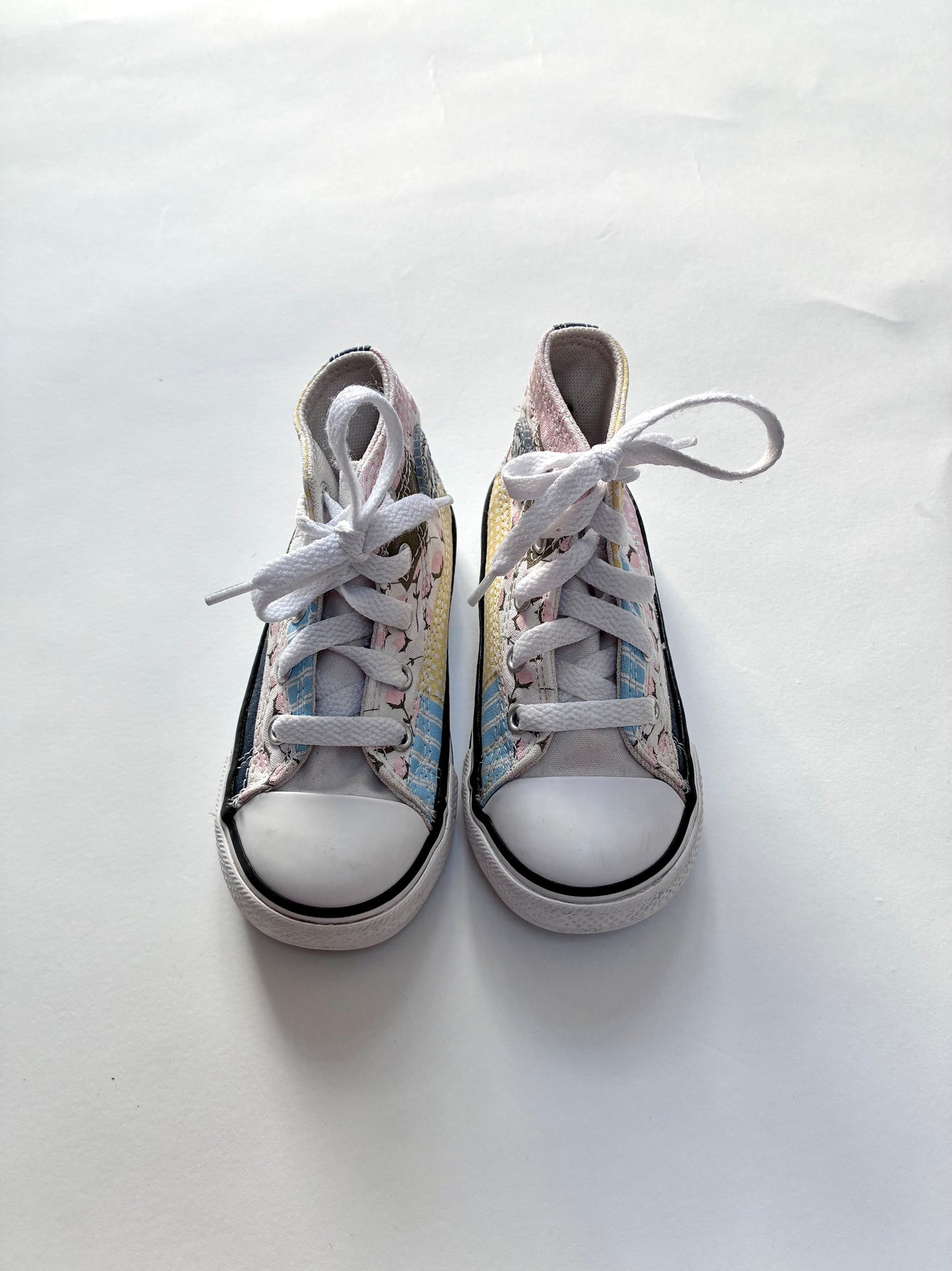 Patchwork converse Size 8