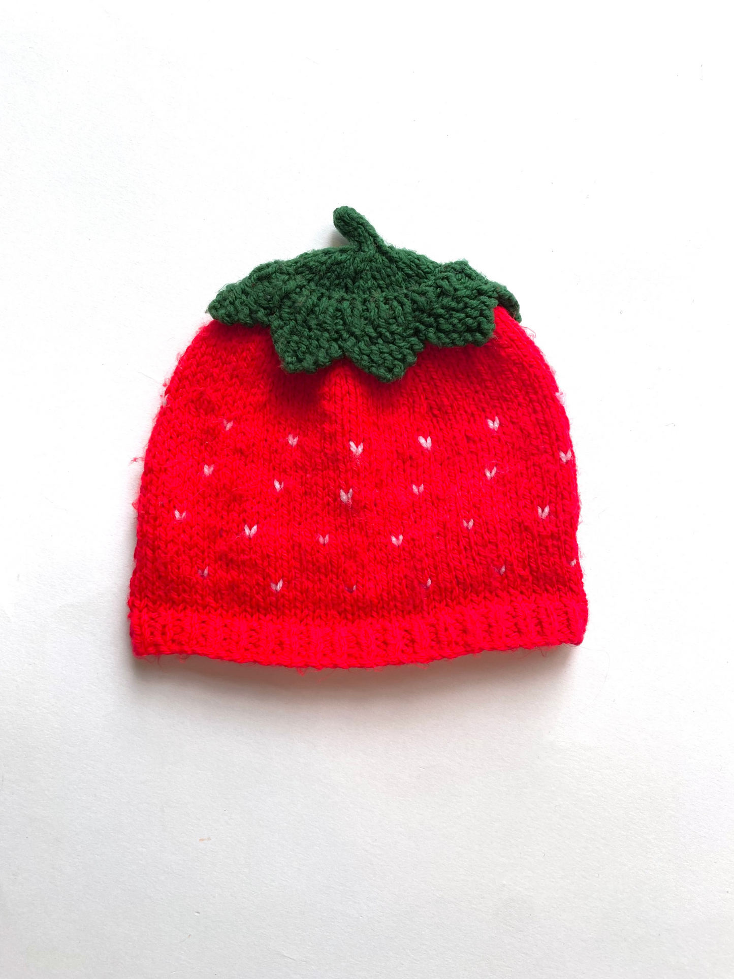Knitted strawberry hat Age 3-6m
