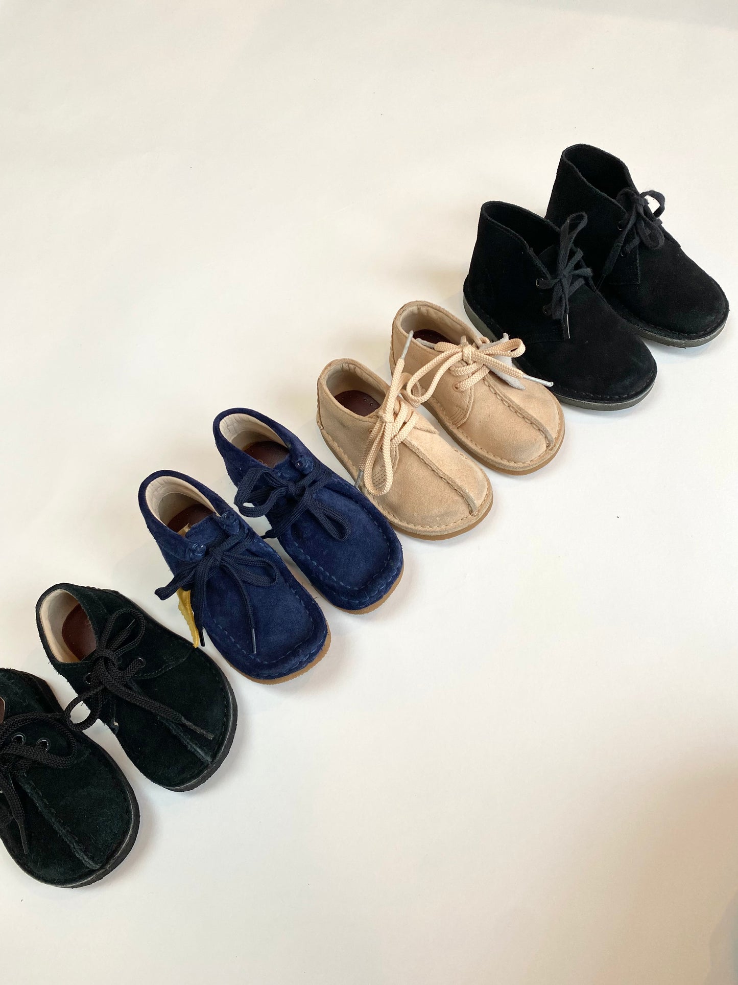 Clarks Originals Navy wallabees Size 5.5