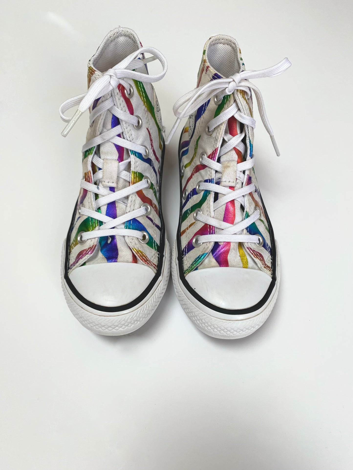 Metallic rainbow zebra converse Size 12