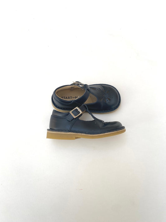 Navy Startrite Lottie shoes size 5