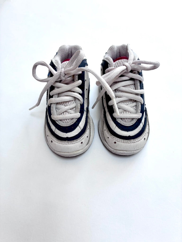 Vintage Reebok trainers Size 4.5