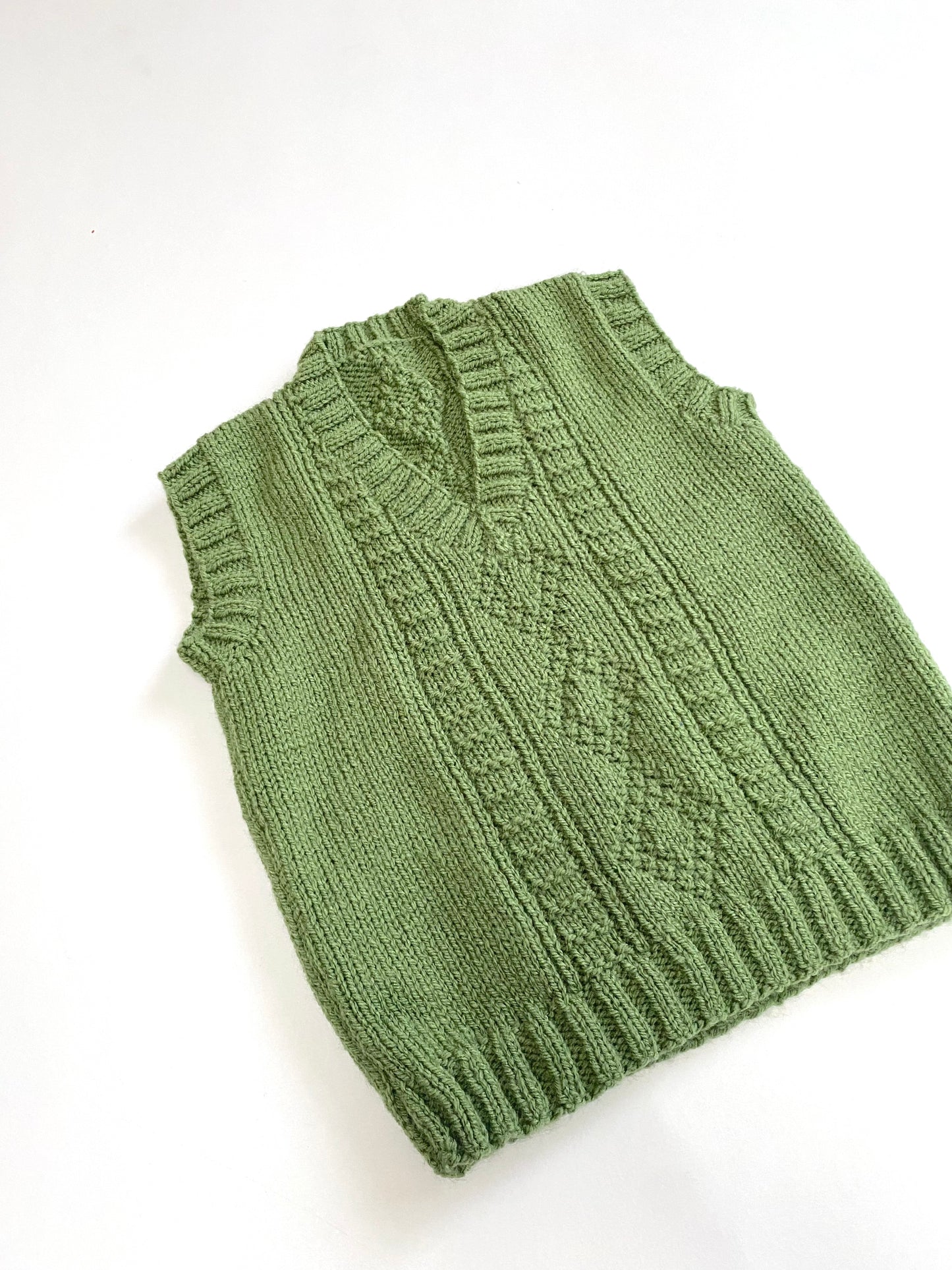 Handknitted green vest Age 2-3y