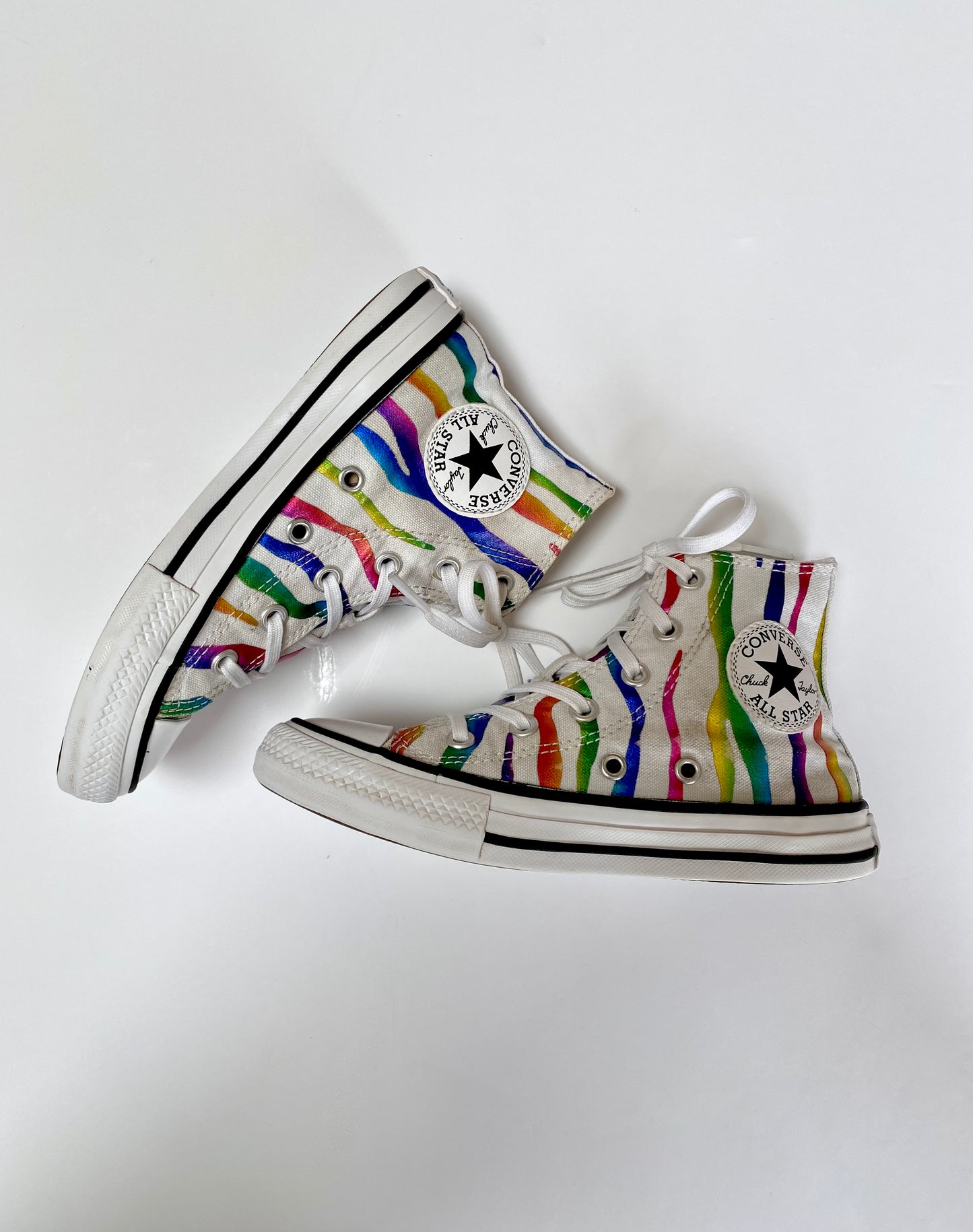 Metallic rainbow zebra converse Size 12
