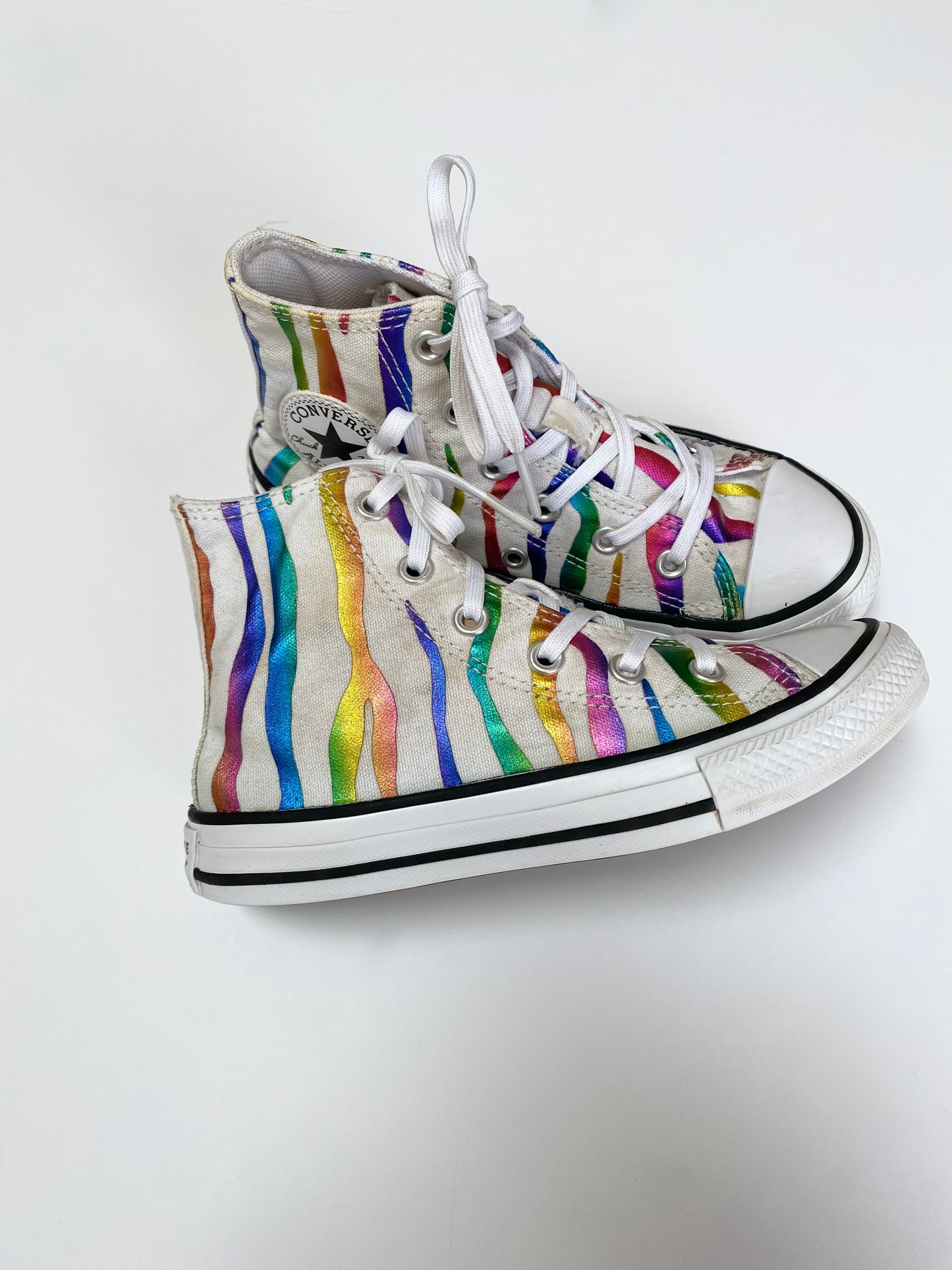 Metallic rainbow zebra converse Size 12