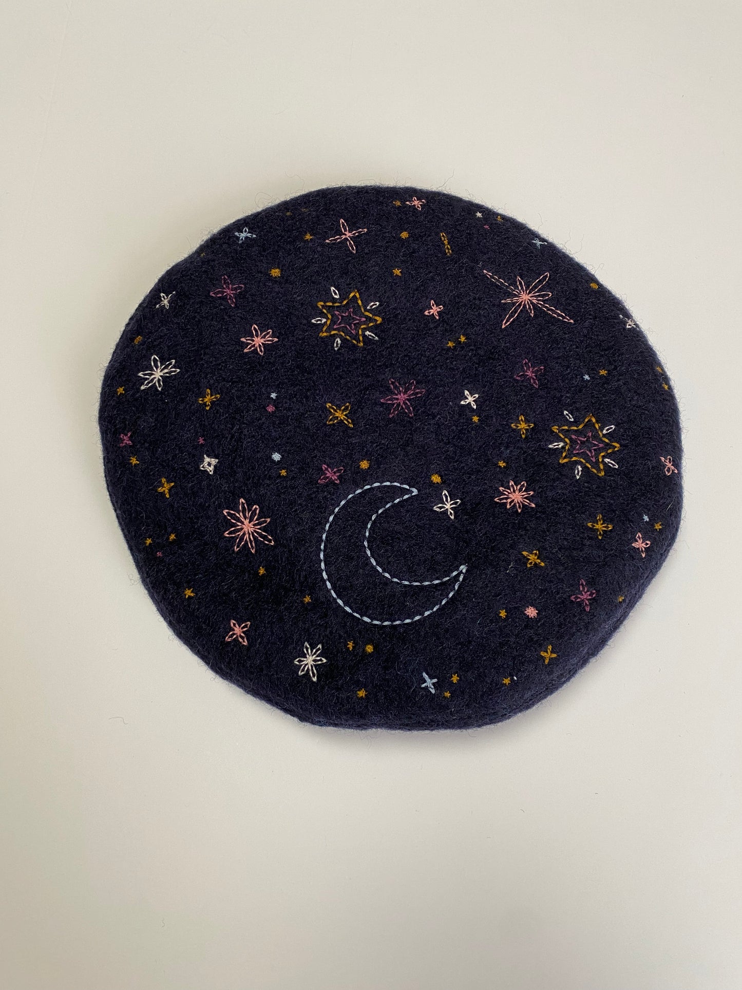The New Society Stars and Moon beret Age 3y + Brand New