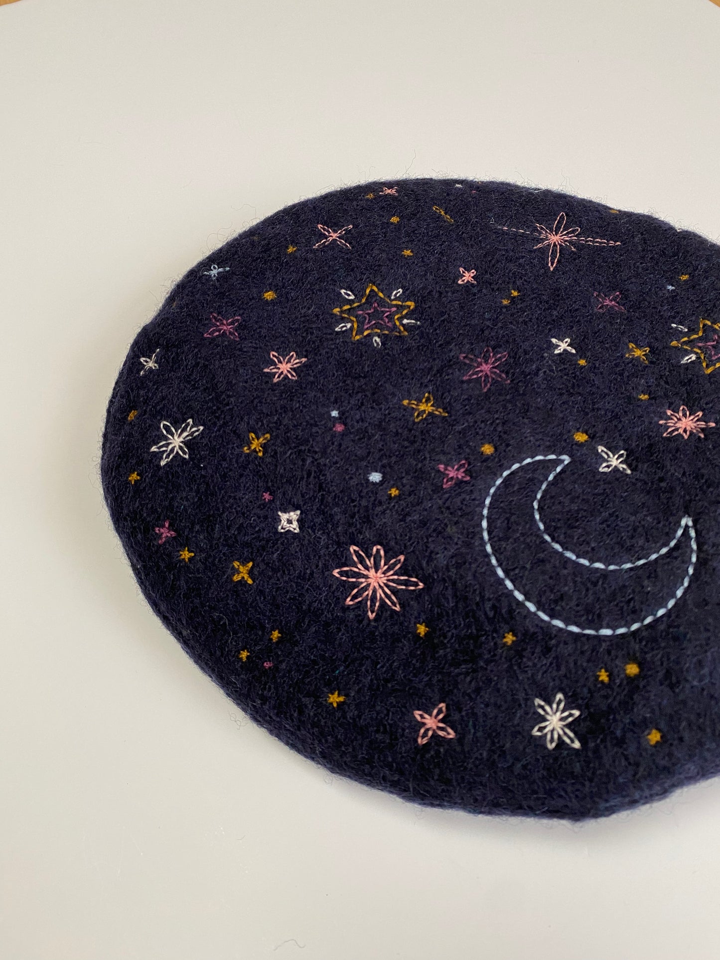 The New Society Stars and Moon beret Age 3y + Brand New